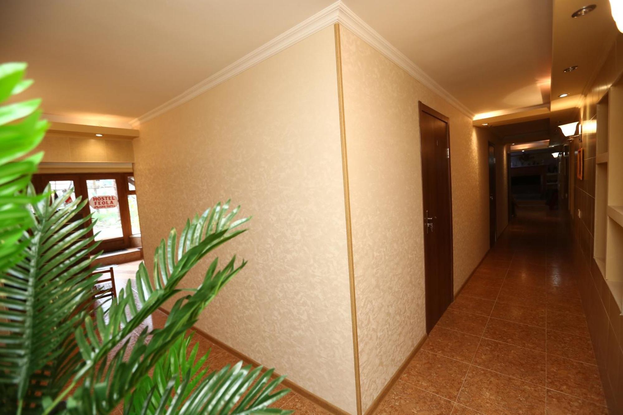 Feola Hostel Kutaisi Ngoại thất bức ảnh